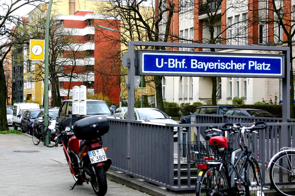 Berlin, 2008, Straßenszene im Bayerischen Viertel, Stiftung Denkmal