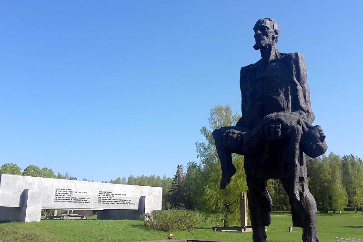 Chatyn, 2018, Skulptur mit der Figur Josif Kaminskijs, Stiftung Denkmal