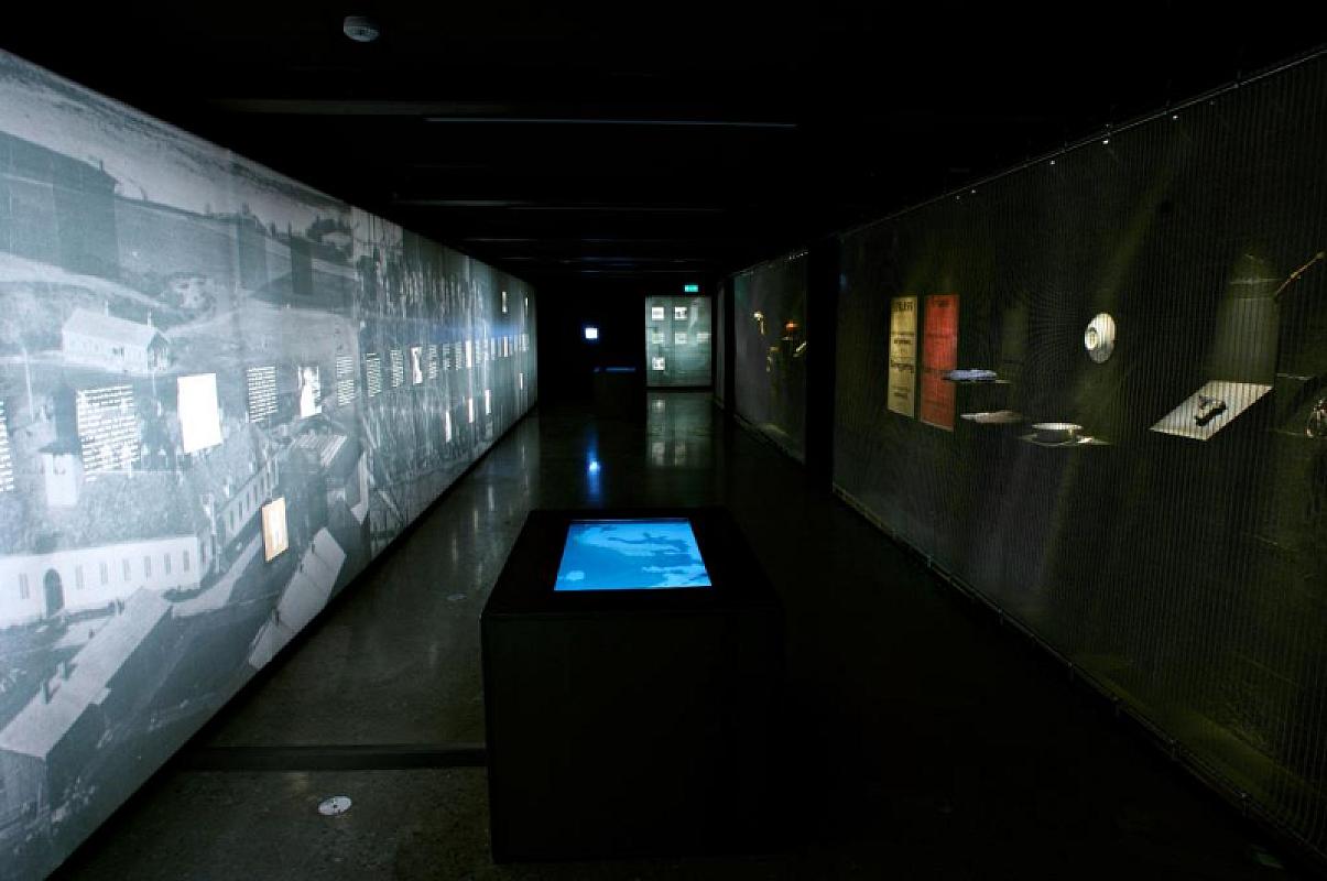 Falstad, 2007, Blick in die Ausstellung im Falstad-Zentrum, Falstadsenteret, Trond Risto Nilssen