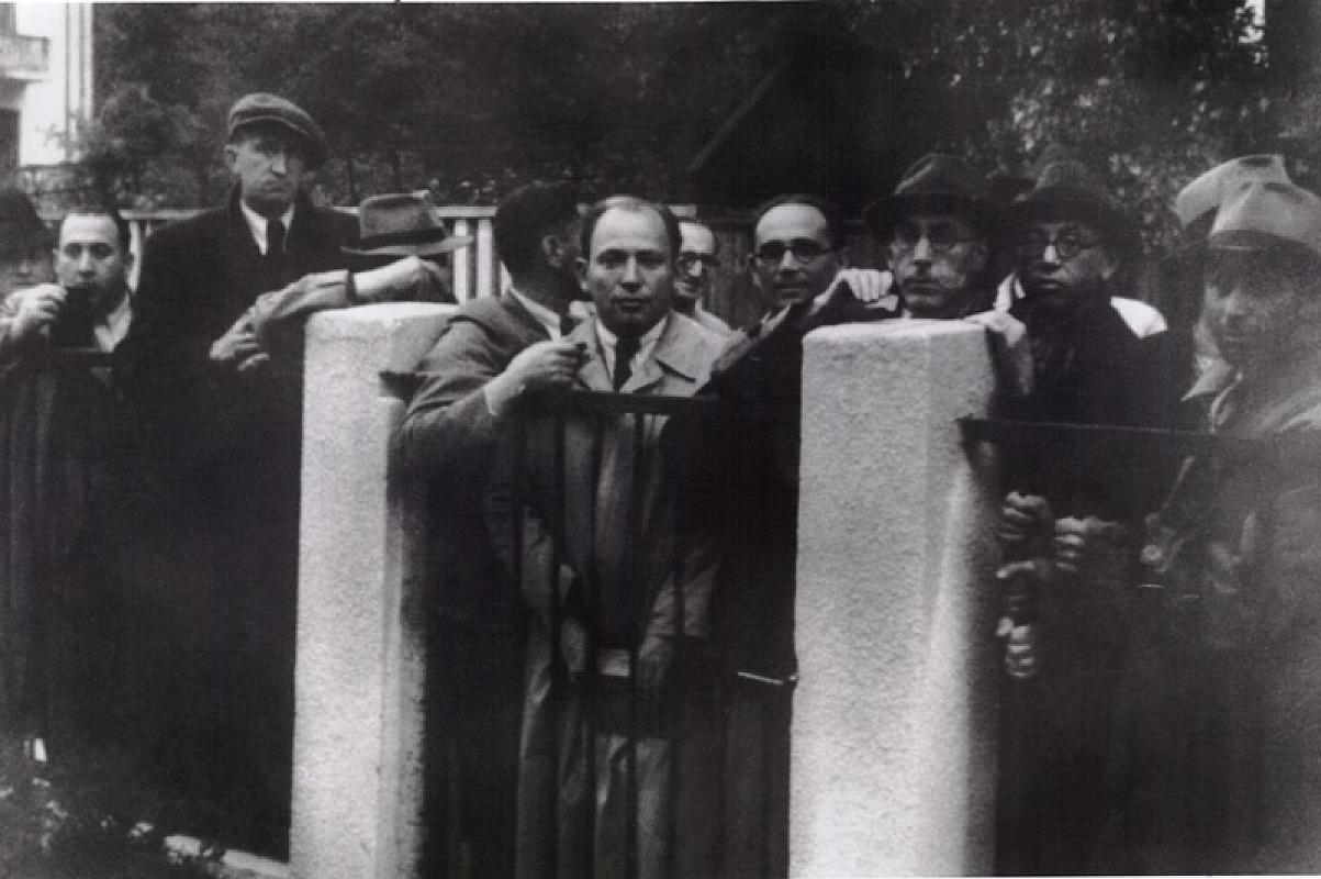 Kaunas, 1940, Juden stehen Schlange vor dem japanischen Konsulat, Sugiharos namai