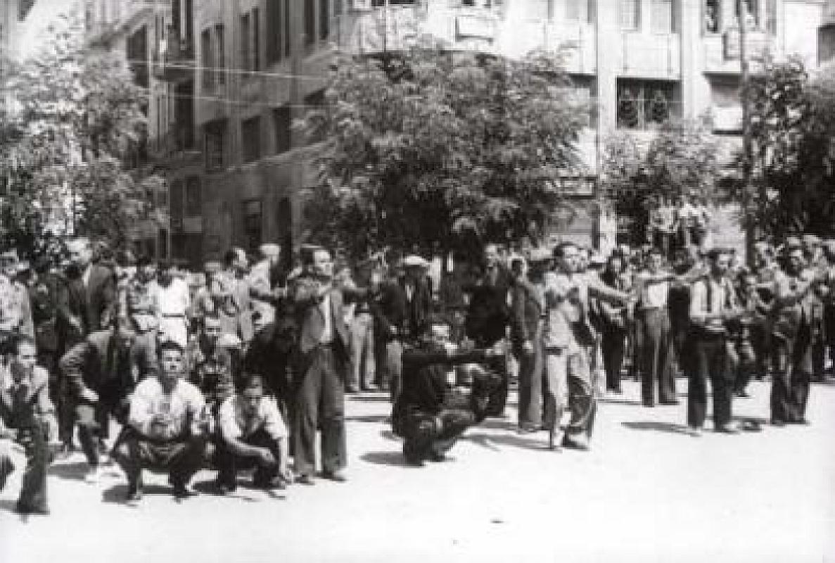 Saloniki, 11. Juli 1942, Jüdische Männer  werden  auf dem Freiheitsplatz verhöhnt, Yad Vashem