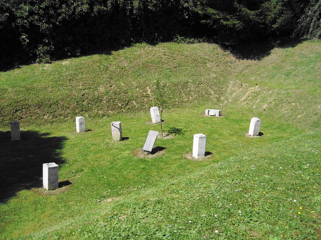 Hadamar, 2009, Kinderfriedhof, Gedenkstätte Hadamar