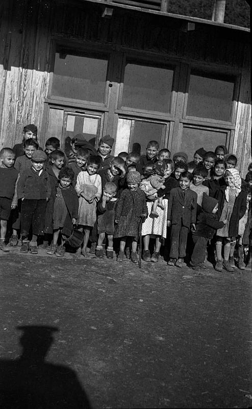 Lety, um 1942, Inhaftierte Kinder im Lager, Výbor pro odškodnění romského holocaustu