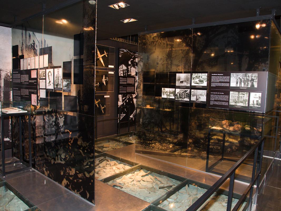 Gernika, 2009, Blick in die Ausstellung, Fundación Museo de la Paz de Gernika