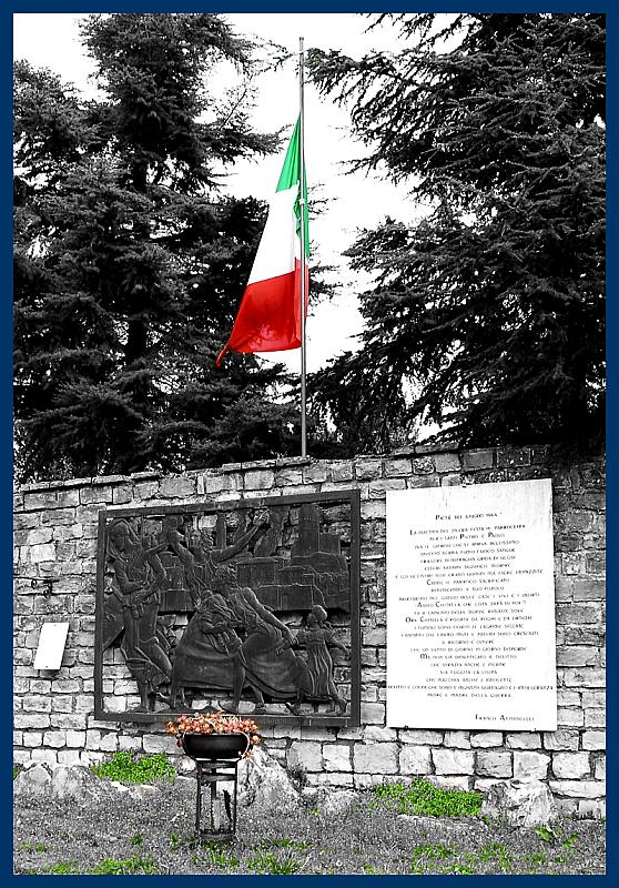 Civitella in Val di Chiana, 2009, Denkmal für die Opfer des Massakers am 29. Juni 1944, Alessio Undini
