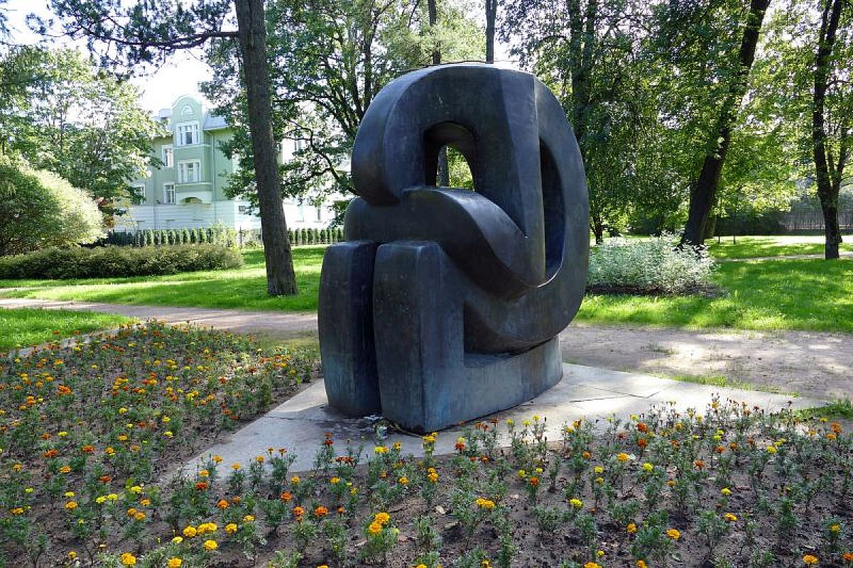 Puschkin, 2016, Denkmal »Formel der Trauer«, Arie Shapira