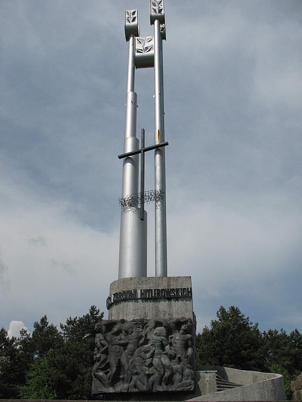 Bromberg-Fordon, 2010, Das 1975 entstandene Denkmal in der Gedenkstätte im »Tal des Todes«, Rada Ochrony Pamięci Walk i Męczeństwa