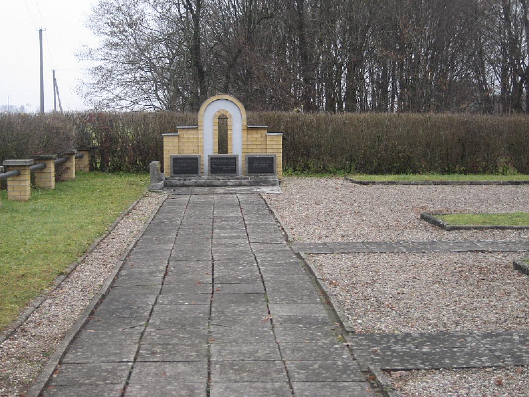 Jurburg, 2011, Das Denkmal am Massengrab, Stiftung Denkmal