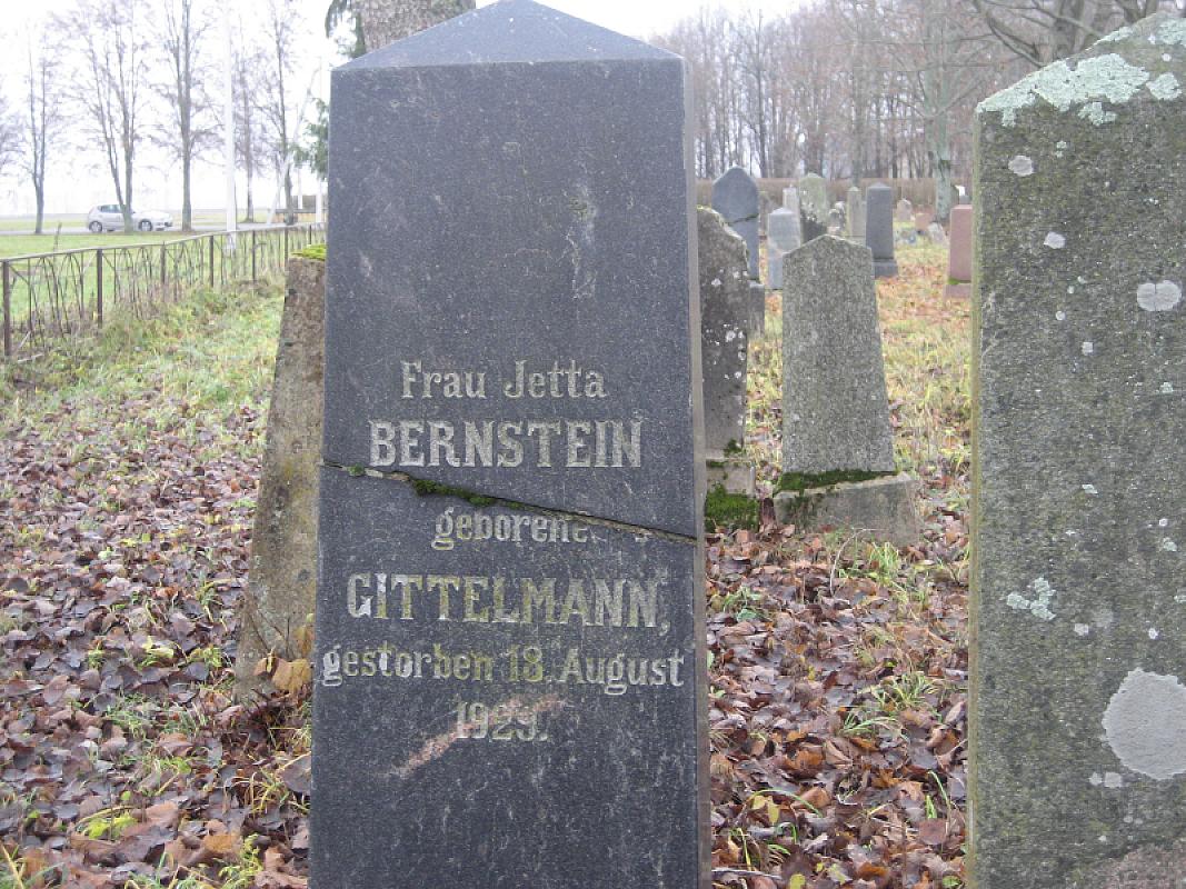 Jurburg, 2011, Auf dem Friedhof, Stiftung Denkmal