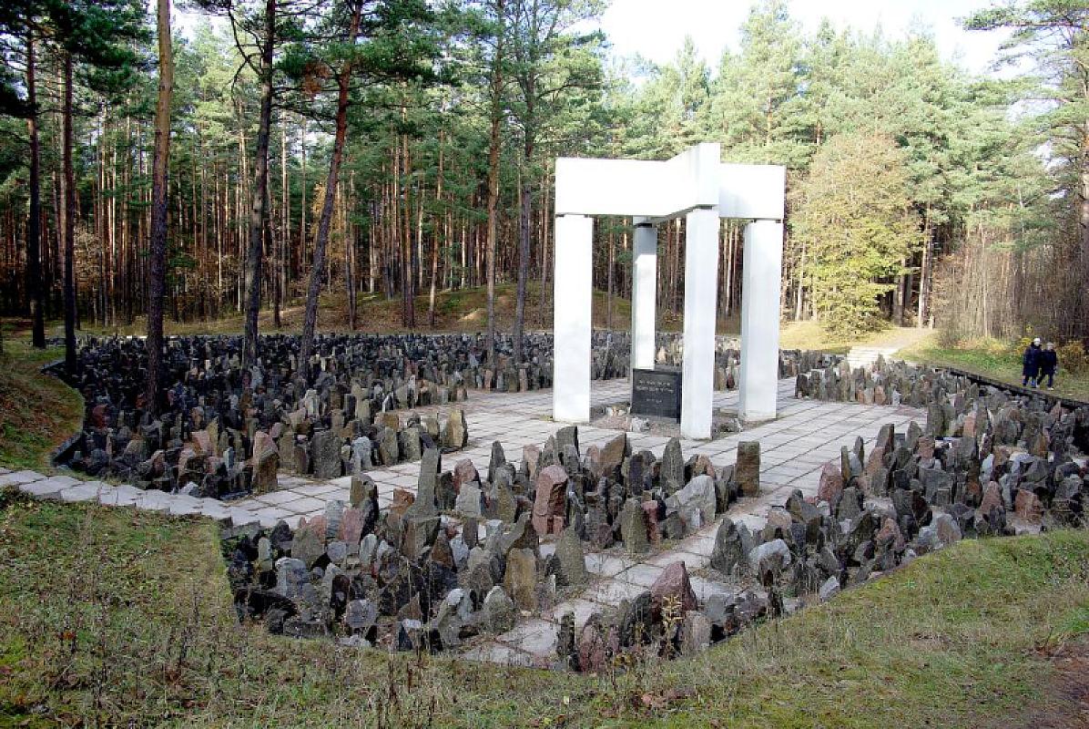 Biķernieki, 2009, Mittelpunkt der Gedenkanlage, Ronnie Golz