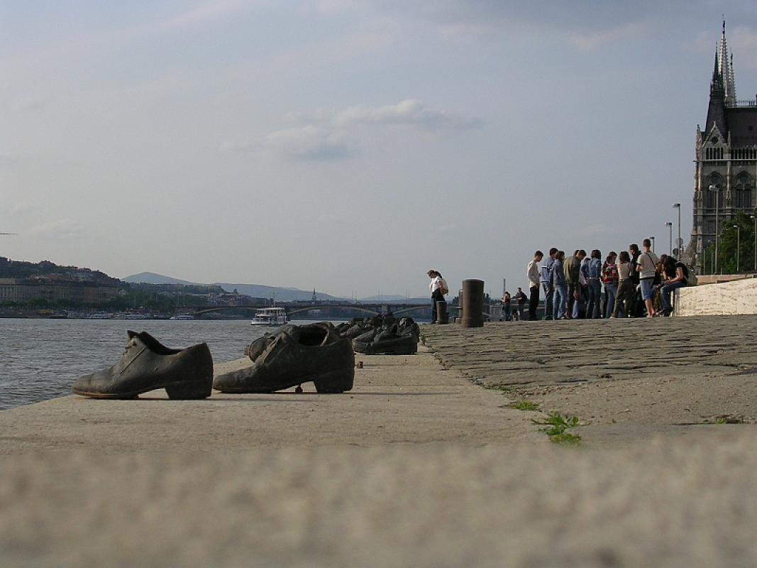 Budapest, 2005, Schuhe am Donauufer, Stiftung Denkmal, Diana Fisch
