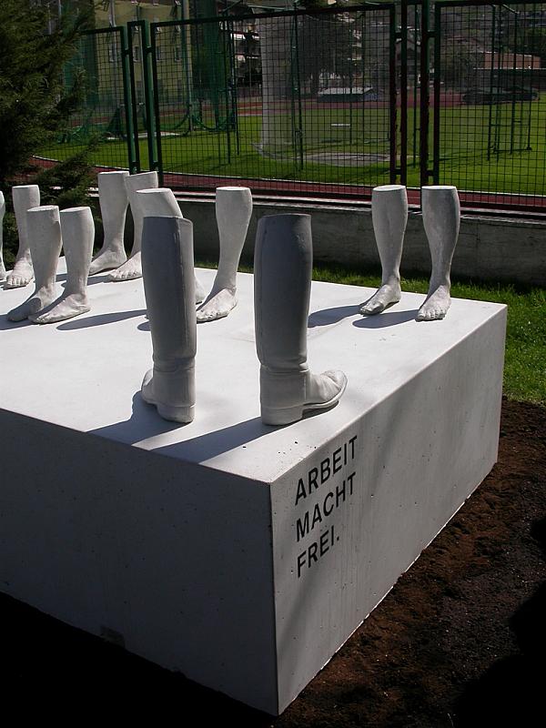Bozen, 2005, Denkmal von Christine Tschager am Virgltunnel, Carla Giacomozzi
