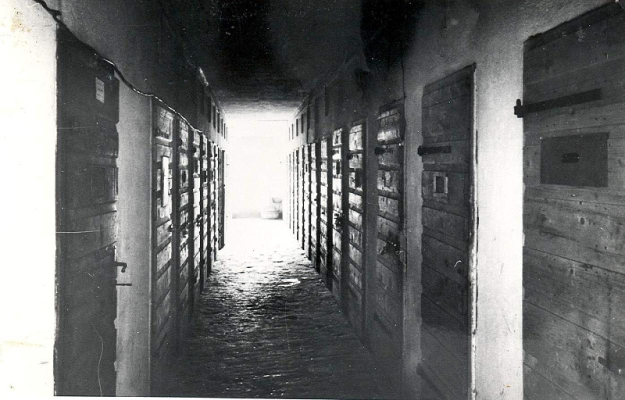 Bozen, o.D., Zellentrakt im Lager Bozen, Fondazione Centro di Documentazione Ebraica Contemporanea Milano