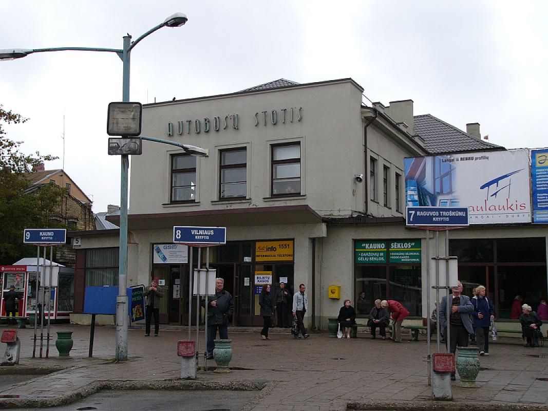 Panevėžys, 2004, Ehemalige Synagoge, heute Busbahnhof, Stiftung Denkmal, Nerijus Grigas