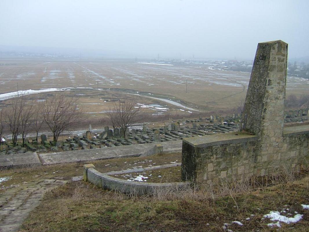 Podu Iloaiei, 2006, Jüdischer Friedhof mit den Massengräbern von Opfern der Todeszüge, Stiftung Denkmal, Roland Ibold
