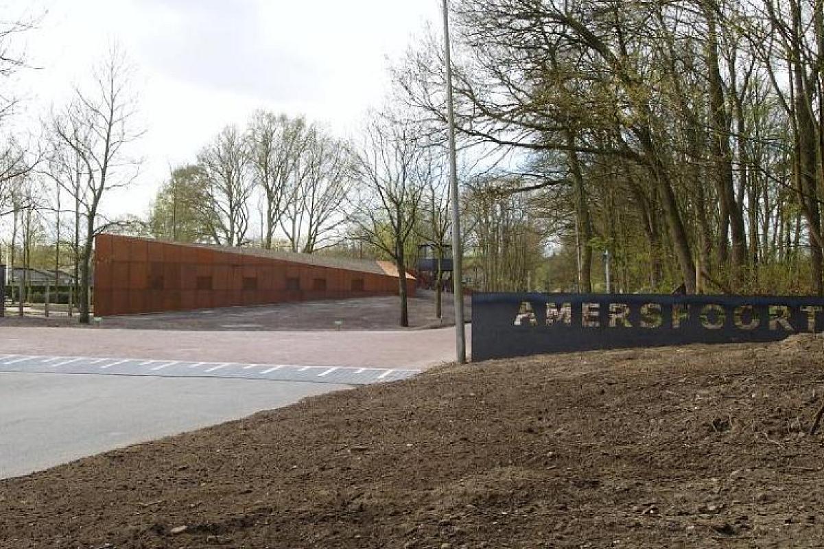 Amersfoort, 2004, Eingangsbereich und Besucherzentrum, Nationaal Monument Kamp Amersfoort