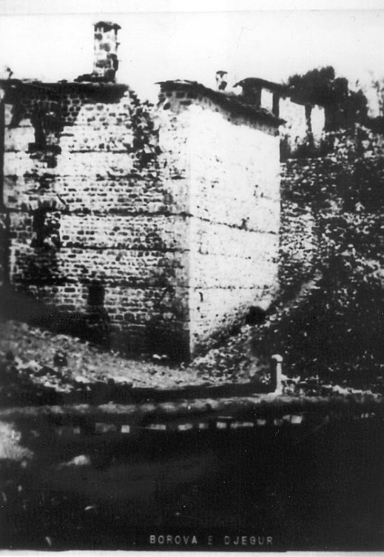 Borova, o.D., Das Dorf nach seiner Zerstörung, Muzeu Historik Kombëtar