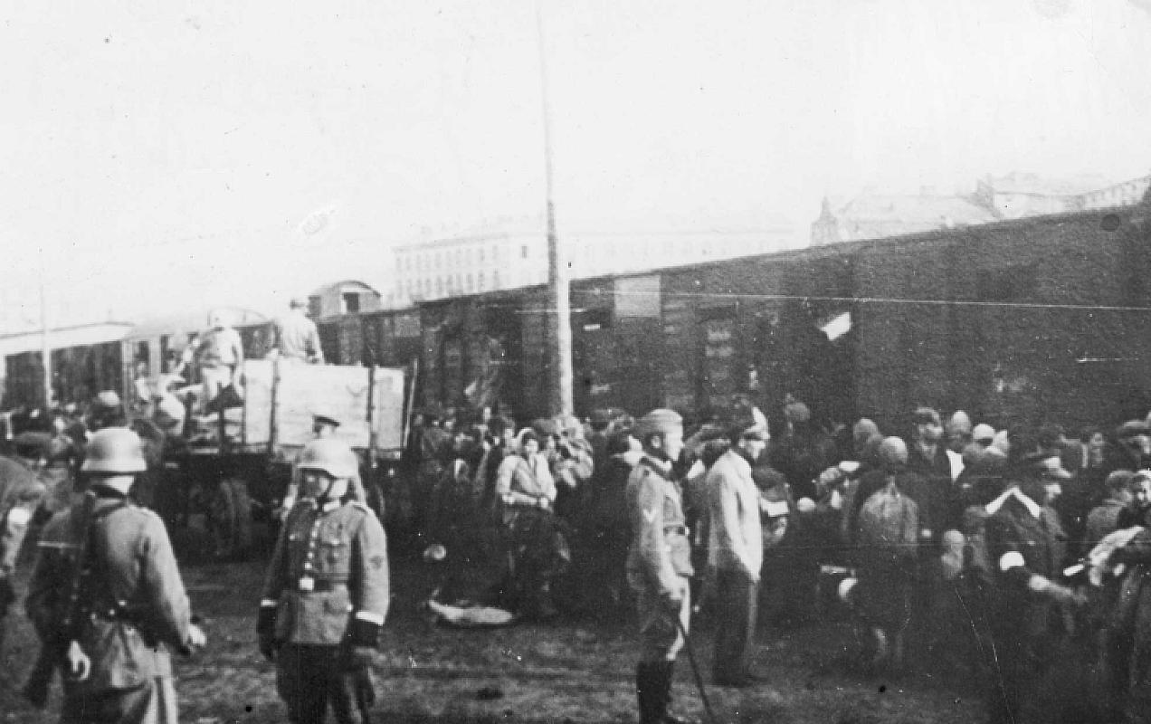 Warsaw, 1942, Deportation from the Umschlagplatz, Żydowski Instytut Historyczny