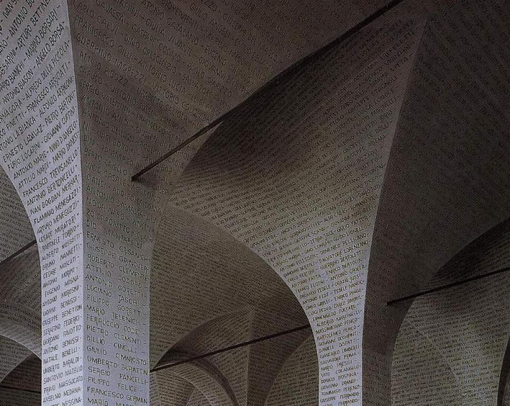 Carpi, o.D., »Raum der Namen« im Museum, Fondazione Fossoli