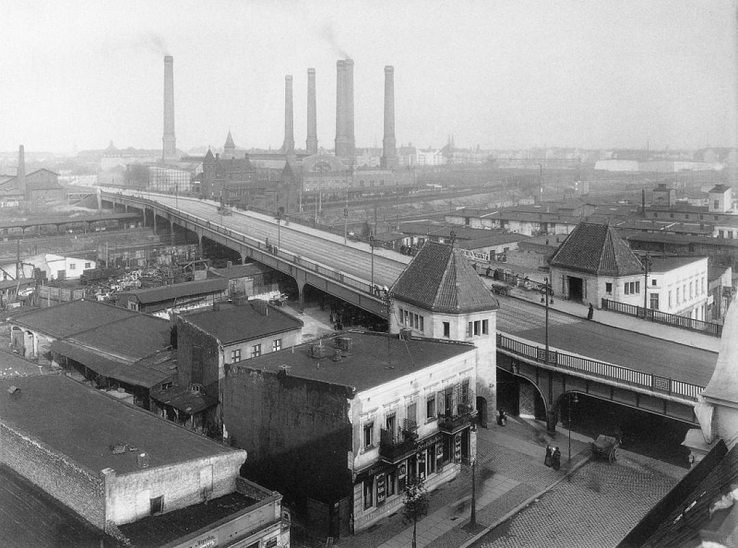 Berlin, 1912, Die Putlitzbrücke mit dem Güterbahnhof Moabit (links) und dem Westhafen, Hermann Rückwardt