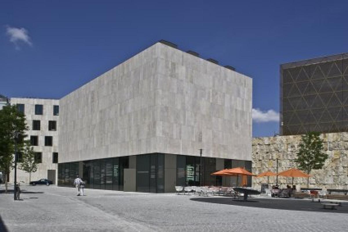 München, 2008, Das Jüdische Museum mit Ansicht zum Museumscafé, Franz Kimmel