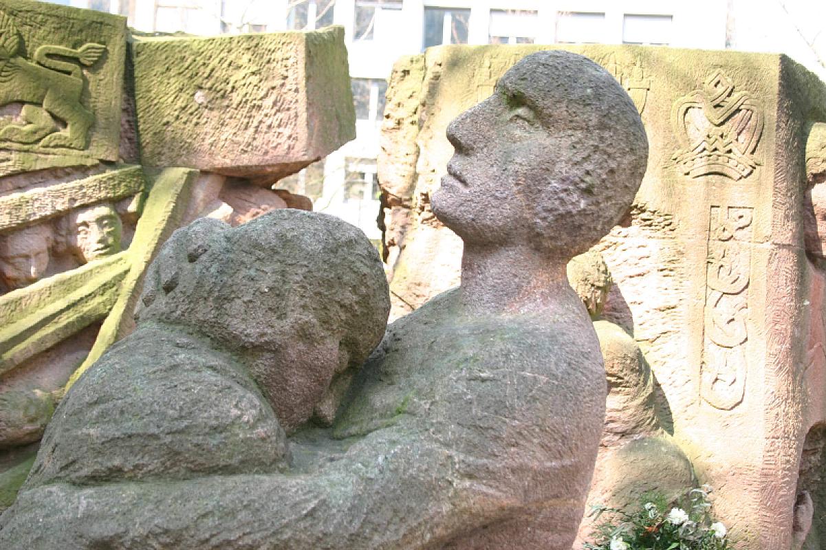 Berlin, 2008, Detailansicht des Denkmals in der Rosenstraße, Stiftung Denkmal, Anne Bobzin