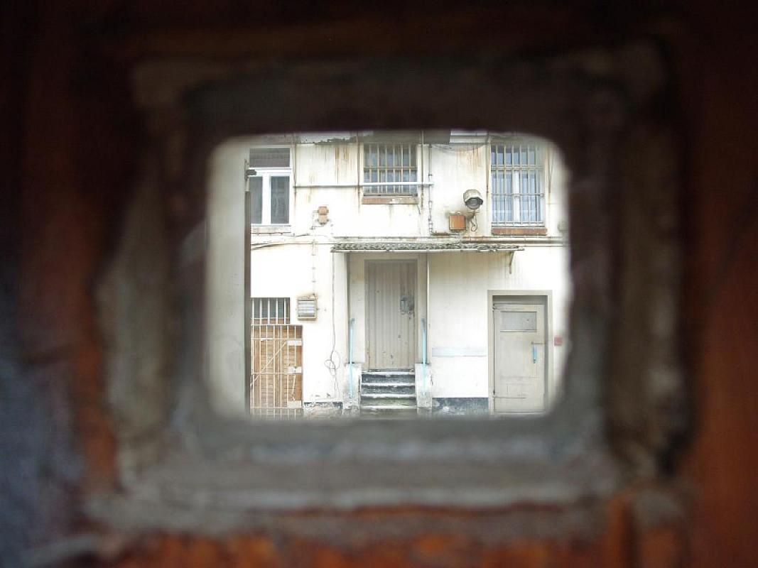 Schwerin, 2004, Blick durchs Fenster, Dokumentationszentrum