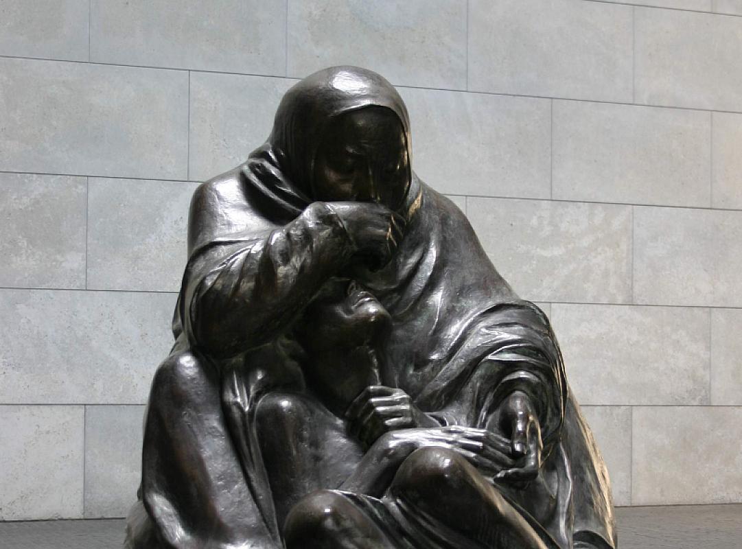 Berlin, 2008, Detailansicht der Skulptur, Stiftung Denkmal, Anne Bobzin