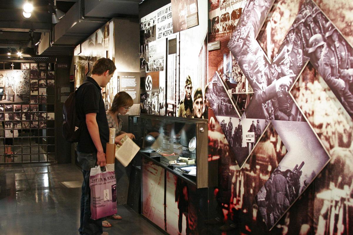 Warschau, 2007, Blick in die Dauerausstellung, Muzeum Powstania Warszawskiego, Julia Sielicka-Jastrzębska