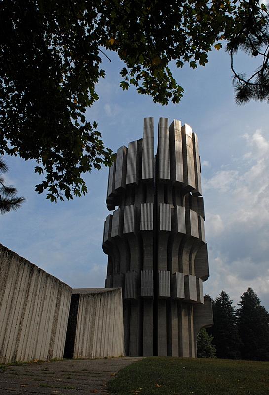 Kozara, 2009, Das Denkmal für die Opfer der Kozaraschlacht, Andrej Zupanc
