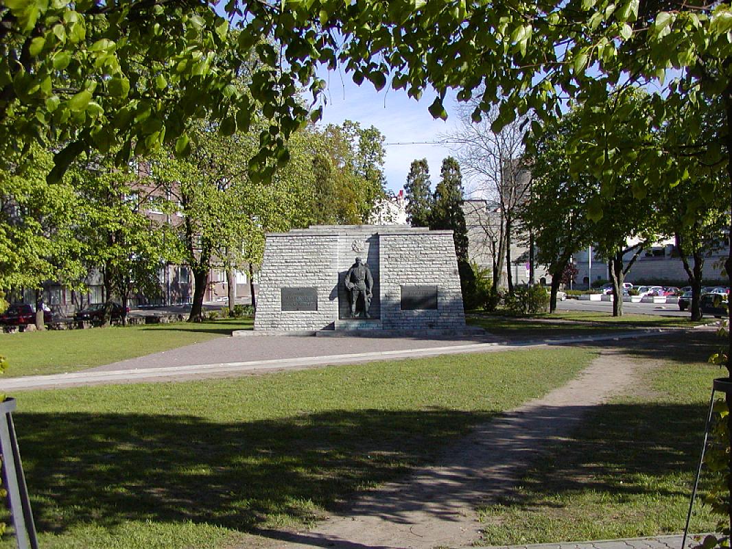 Tallinn, 2006, Der Bronzesoldat an seinem ursprünglichen Standort, Petri Krohn