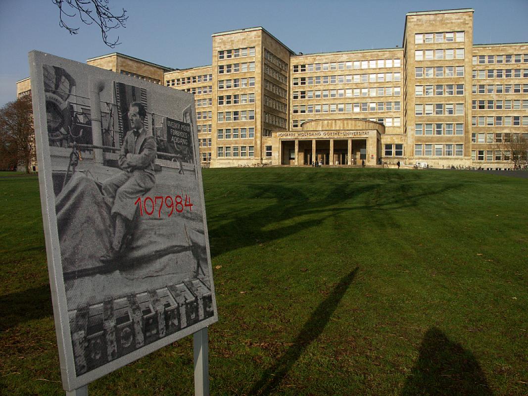 Frankfurt am Main, 2009, Gedenktafel vor dem ehemaligen Firmensitz, Fritz Bauer Institut, Werner Lott