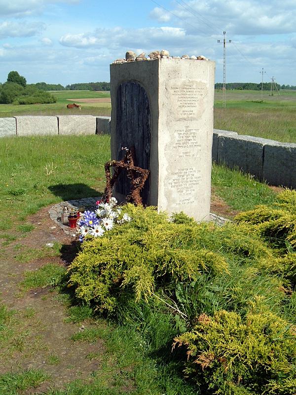 Jedwabne, 2008, Denkmal in Jedwabne,  PeterCub: www.flickr.com/photos/petercub