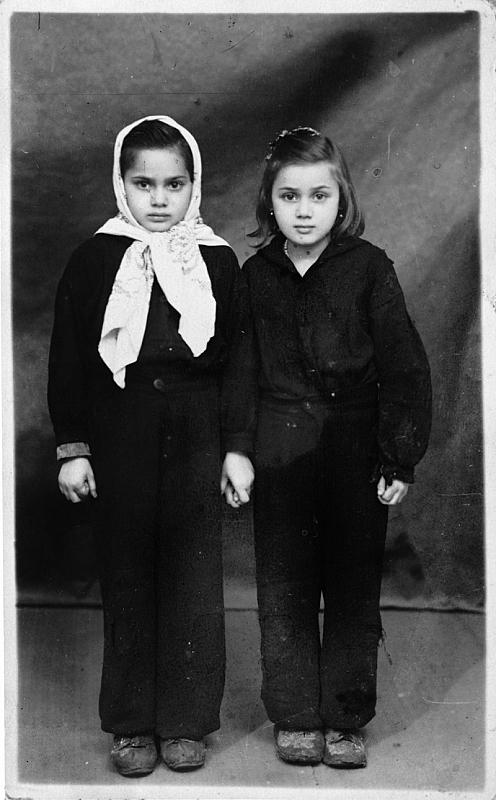 wahrscheinlich Ghetto Radom, um 1941, Die 1940 aus Ludwigshafen nach Polen deportierten Senta und Sonja Birkenfelder,  Dokumentations- und Kulturzentrum Deutscher Sinti und Roma, Heidelberg