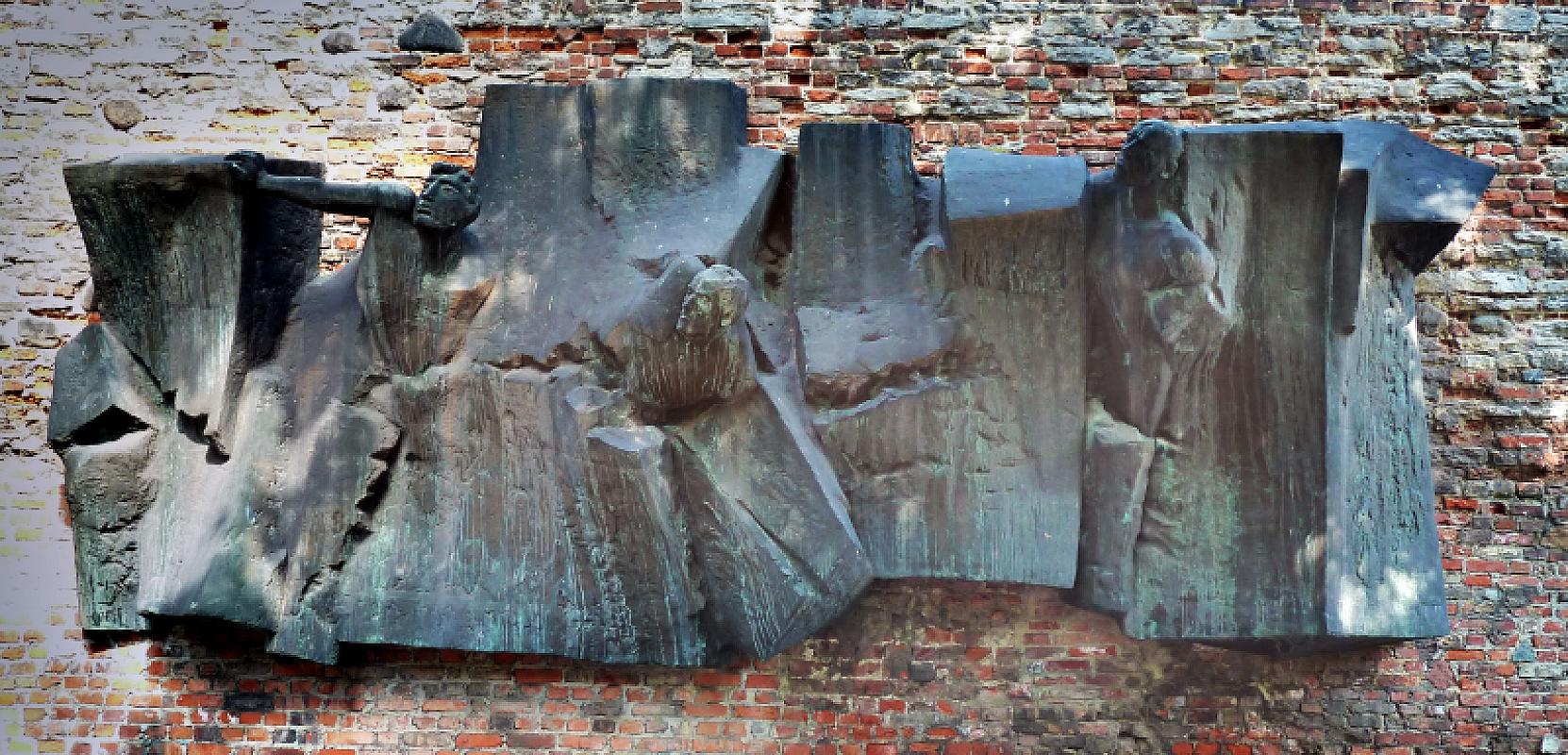 Danzig, 2013, Relief im Hof, Hans-Wilhelm Schüring