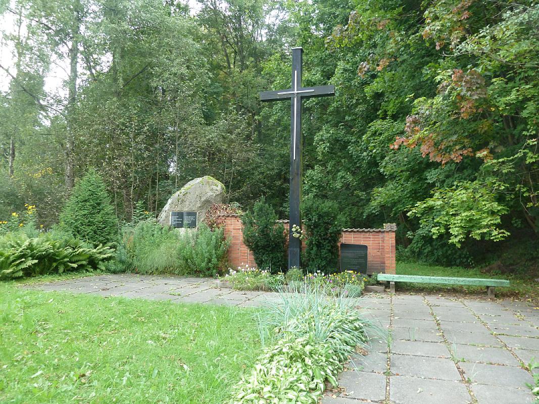 Mikieten, 2012, Gesamtansicht des Denkmals, Günther Kraemer