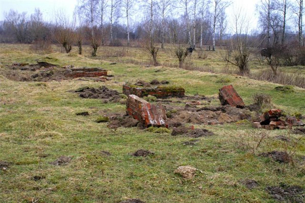 Heiligenbeil, 2007, Ruinen am ehemaligen Lagergelände, Dietrich Mattern