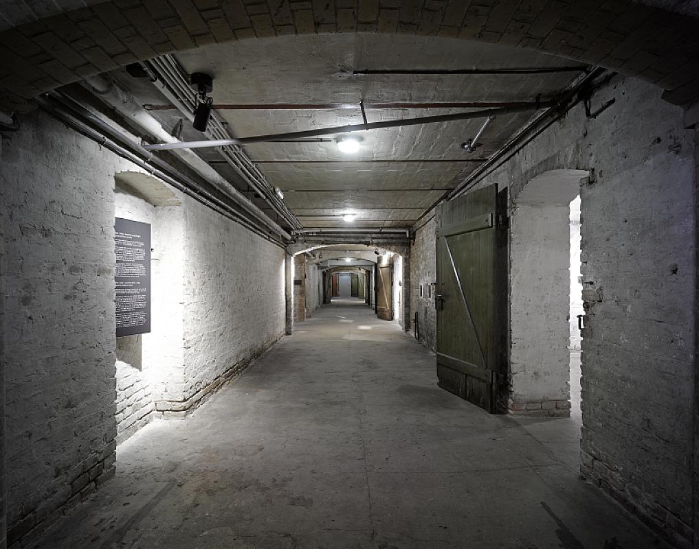 Berlin, 2013, Kellergang im ehemaligen Gefängnis, Gedenkort Papestraße, Harry Weber