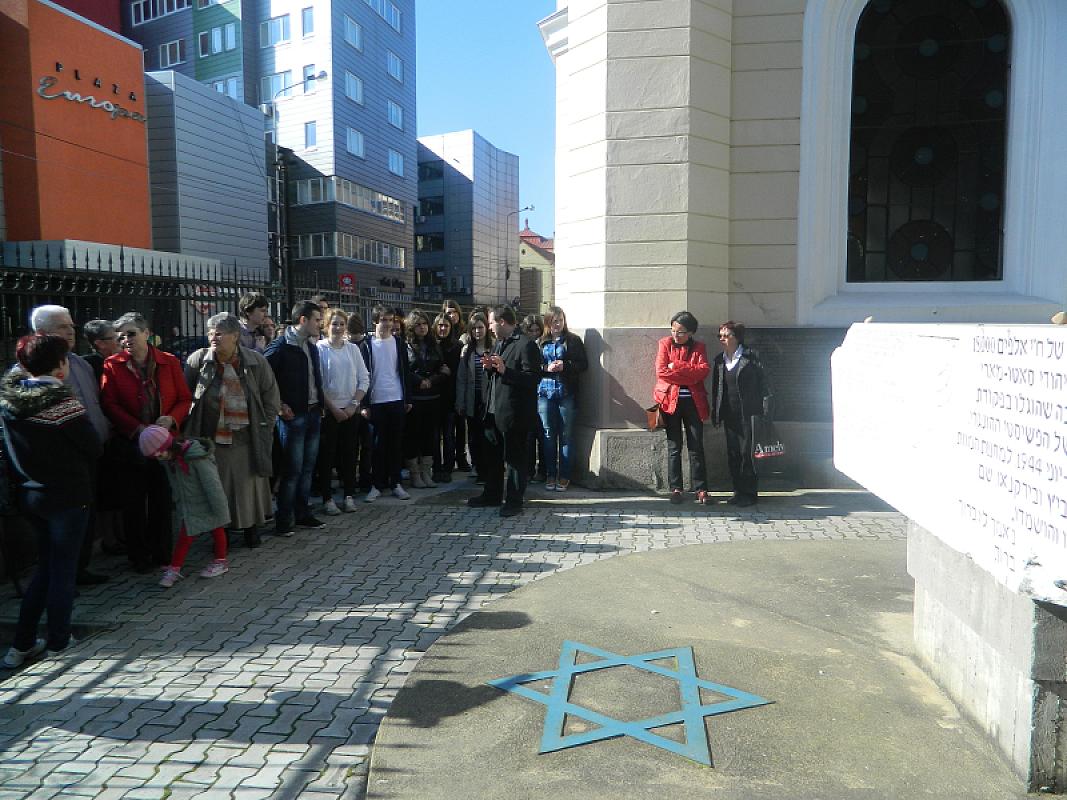 Satu Mare, 2013, Commemoration at the Holocaust memorial, Szatmári Friss Újság