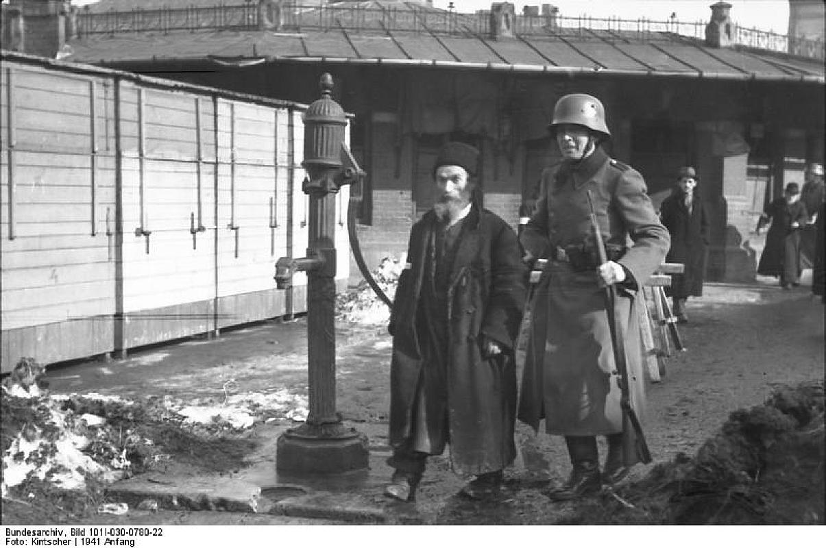 Krakau, 1941, Razzia von deutscher Ordnungspolizei in Kazimierz, Bundesarchiv, Bild 101I-030-0780-23