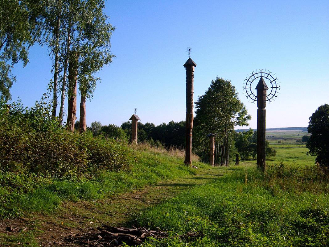 Ablinga, 2013, Holzskulpturen, Vilensija