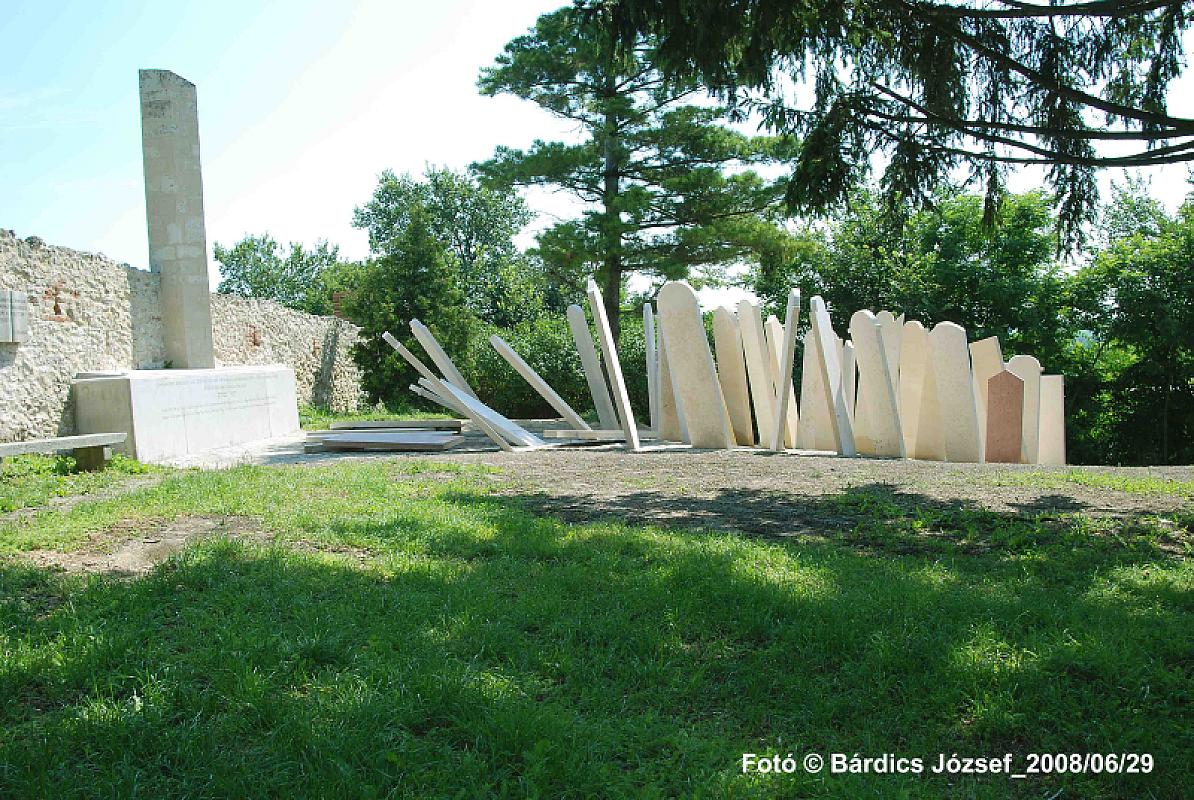 Balf, 2008, Nationaler Gedenkort, József Bárdics