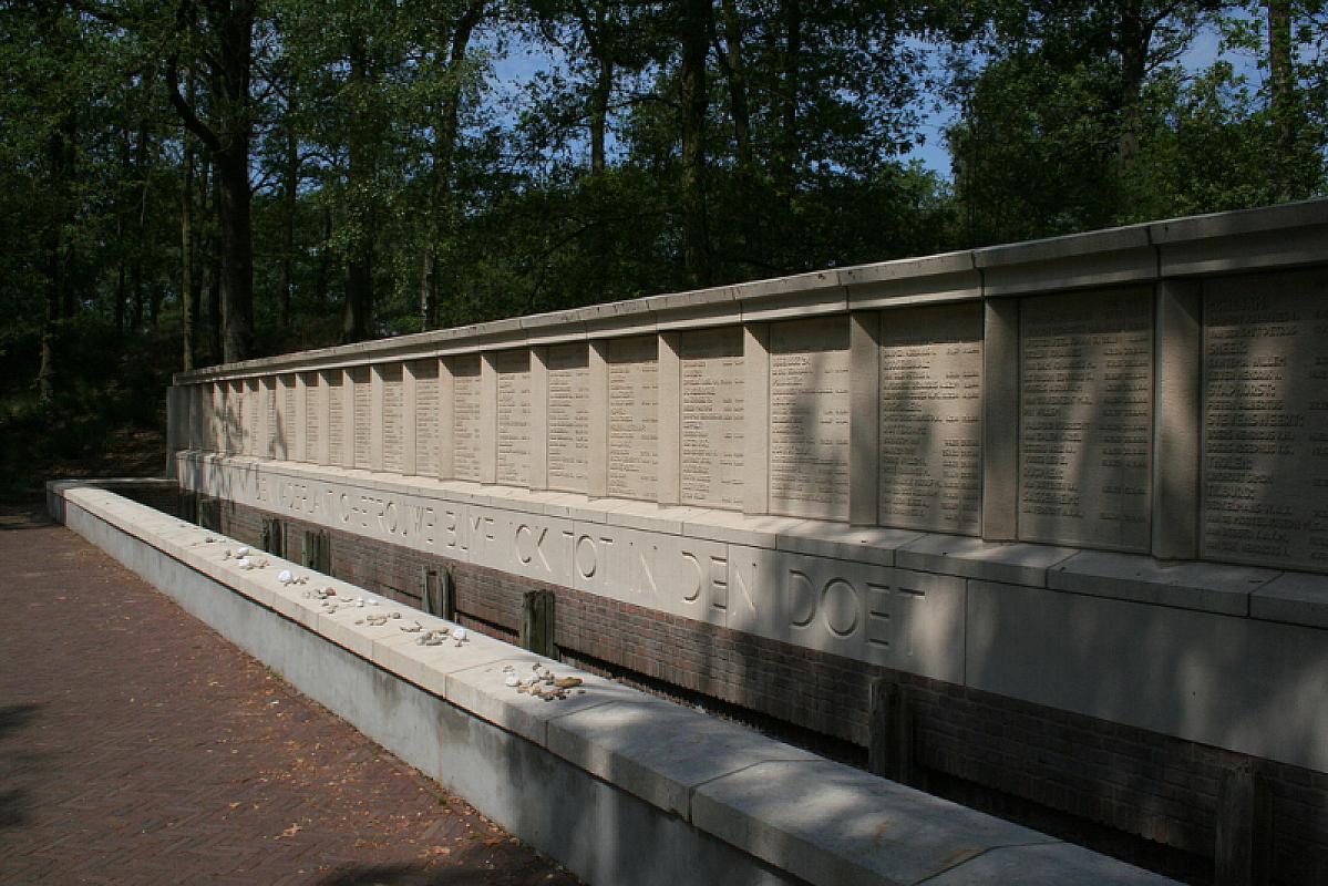 Vught, 2010, Nationaldenkmal am Erschießungsplatz, André van Schaik