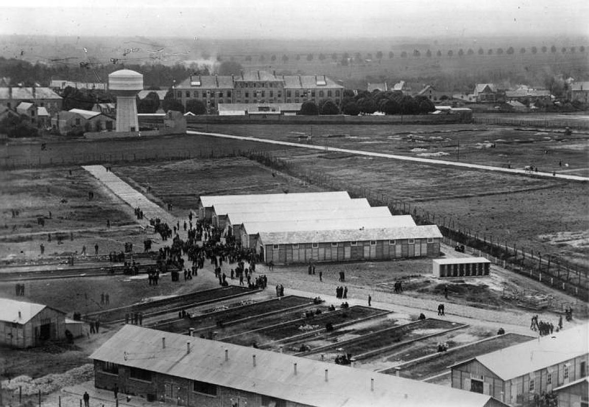 Pithiviers, 1941, View of the Pithiviers internment camp, Bundesarchiv, Bild 183-S69236, CC BY-SA 3.0
