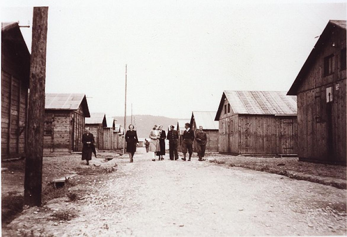 Büren an der Aare, 1940/41, Baracken im »Concentrationslager« Büren an der Aare, Privatarchiv Jürg Stadelmann