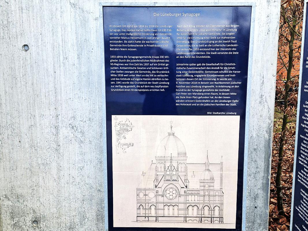 Lüneburg, 2026, Informationstafel an der Gedenkstätte, Stiftung Denkmal