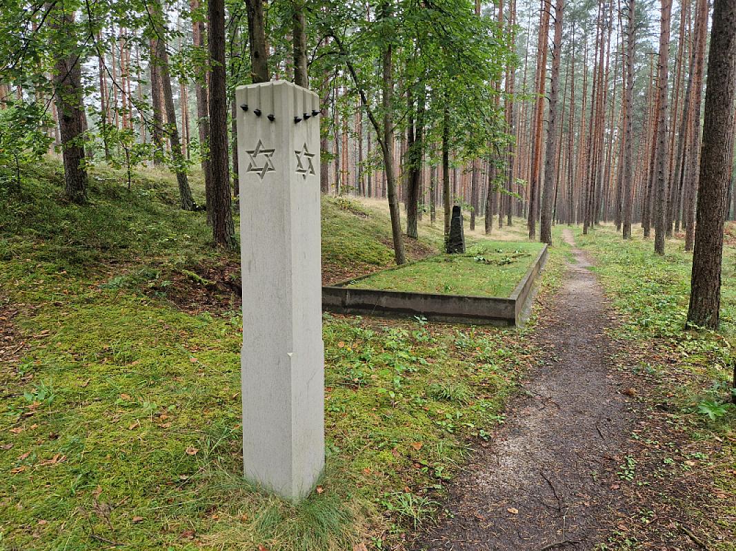 Biķernieki, 2026, Massengrab im Wald, Stiftung Denkmal