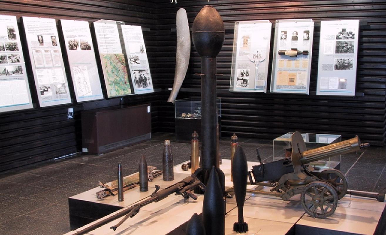 Seelow, o.D., Ausstellung in der Gedenkstätte, Gedenkstätte Seelower Höhen