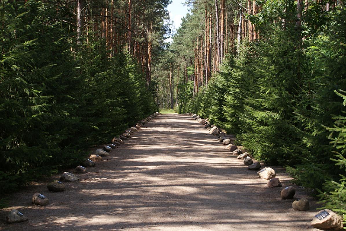 Sobibor, 2009, Die inzwischen beseitigte Gedenkallee, Thorbjörn Hoverberg