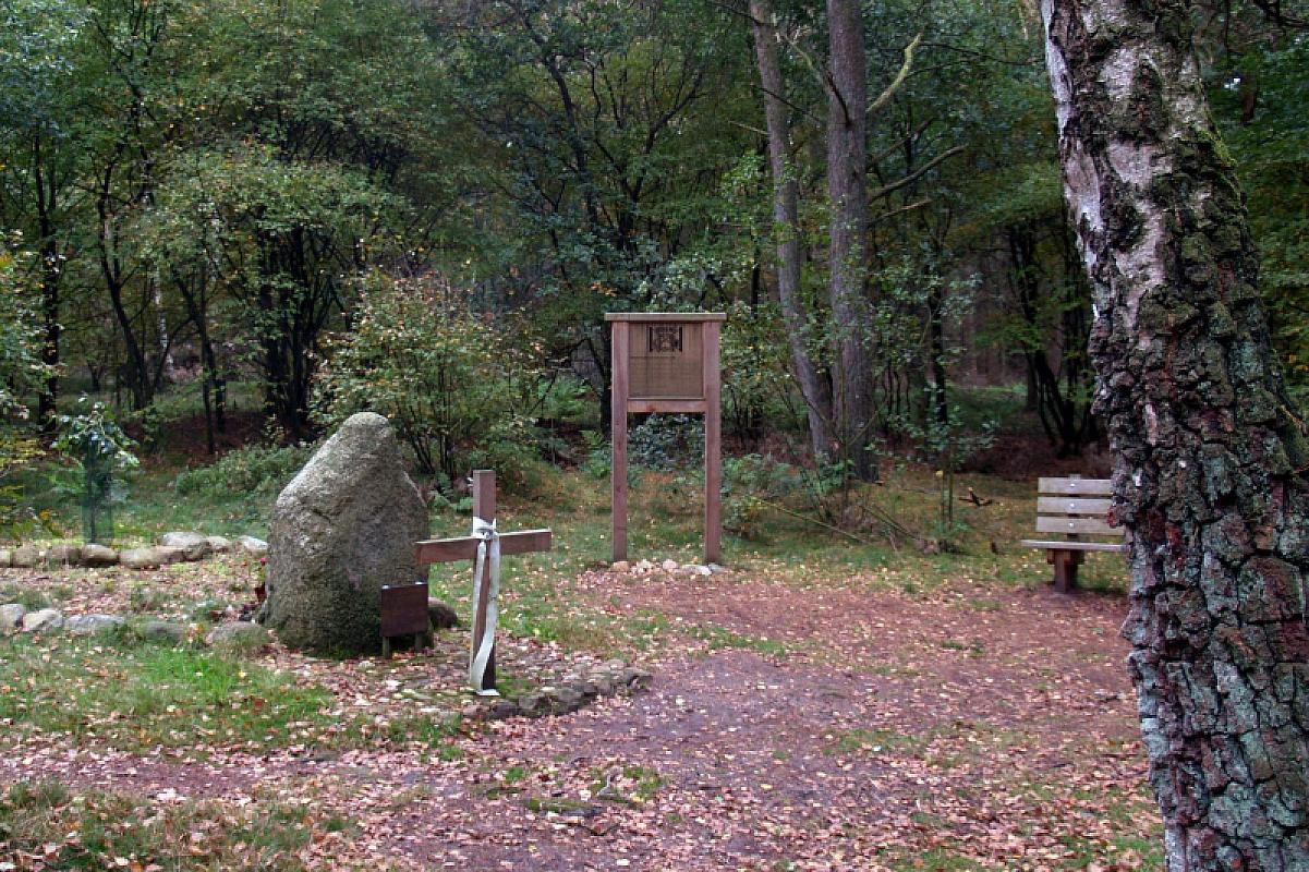 Ommen 2007, Gedenkzeichen auf dem ehemaligen Lagergelände, Streeksmuseum Ommen, Henk Soer